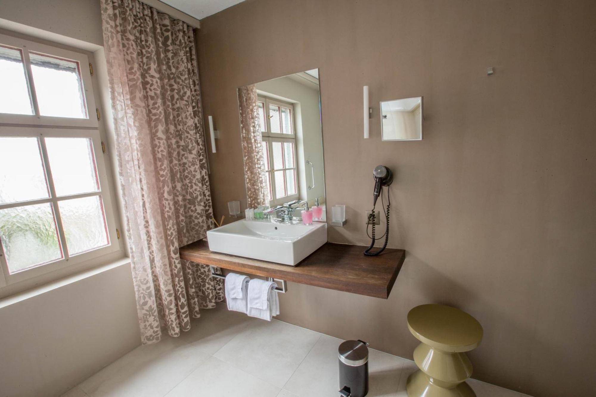 Gottlieber - Hotel Die Krone กอตลิมบ์ ภายนอก รูปภาพ