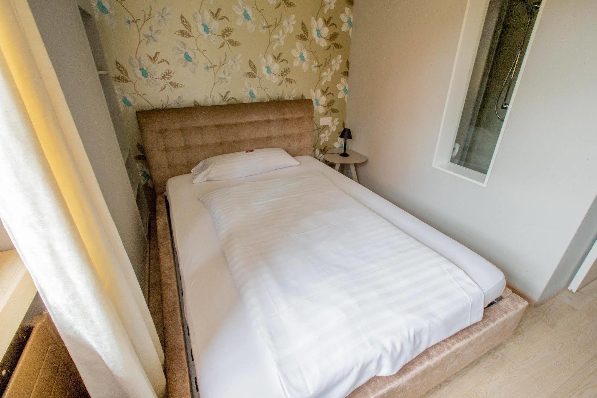 Gottlieber - Hotel Die Krone กอตลิมบ์ ภายนอก รูปภาพ