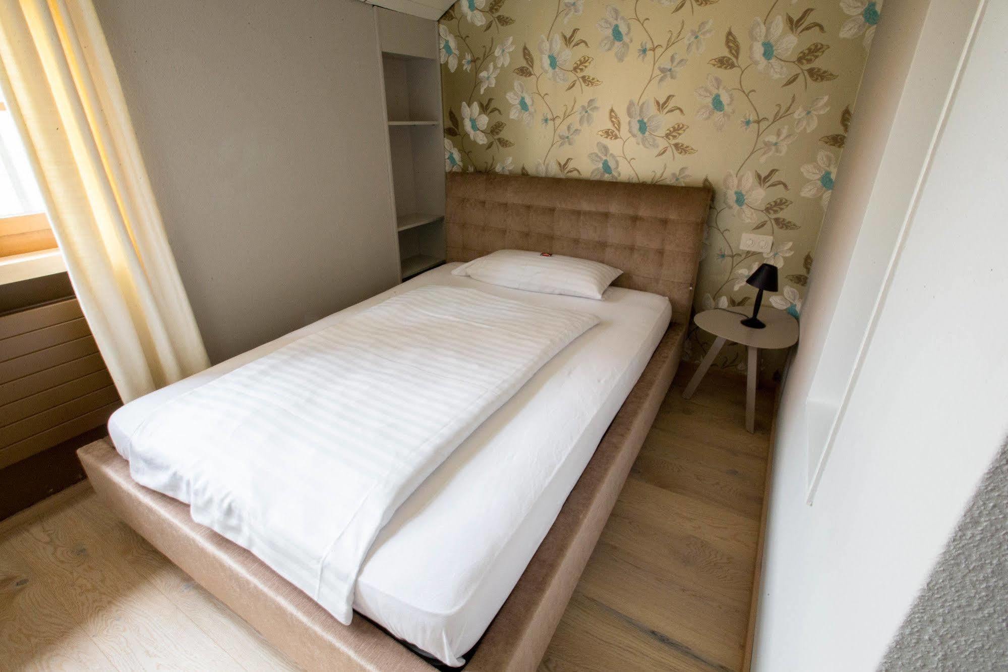 Gottlieber - Hotel Die Krone กอตลิมบ์ ภายนอก รูปภาพ